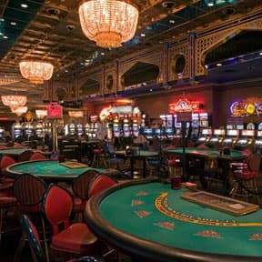 6789699